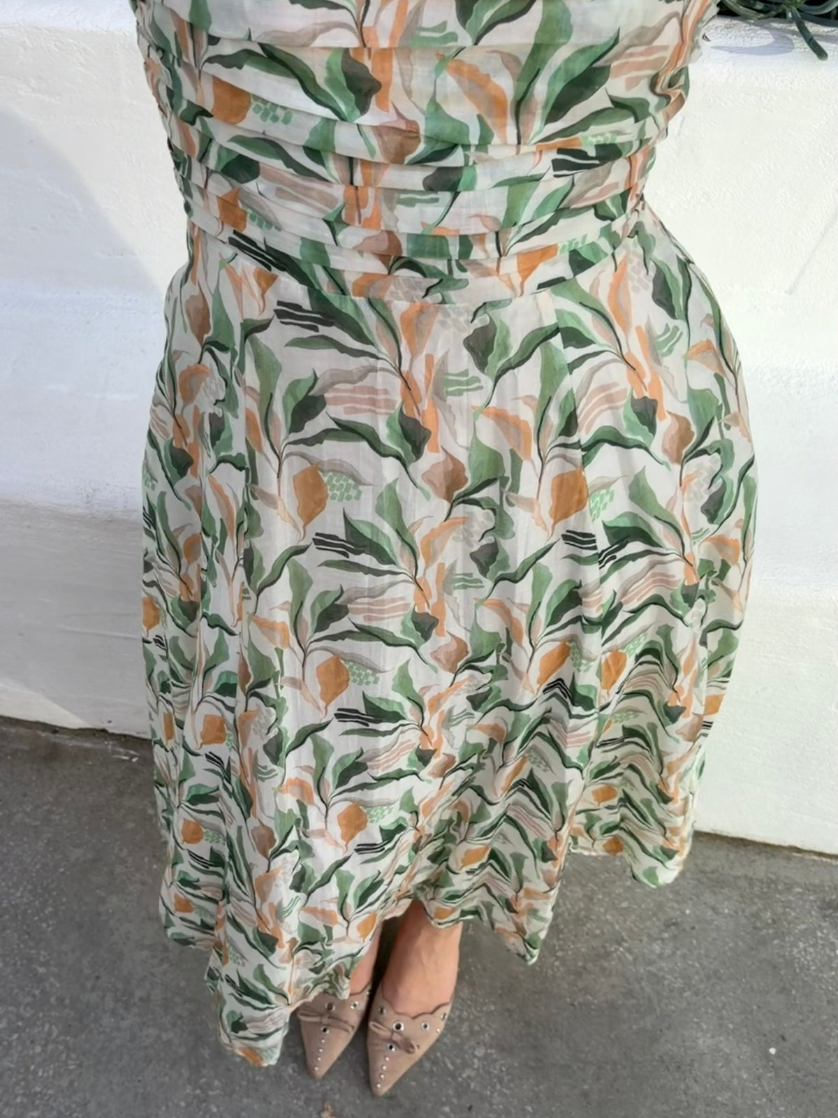 Lakeyo Ruched Midi Dress Floral Size S - Image 1