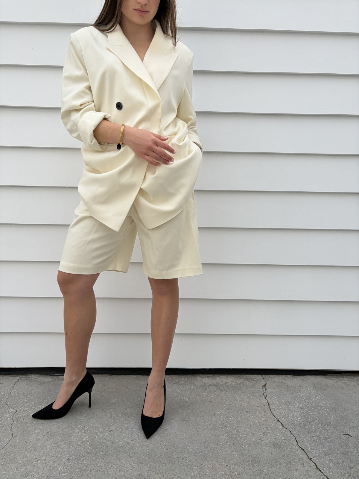 Dissh Cream Double-Breasted Blazer And Shorts Set - Image 4