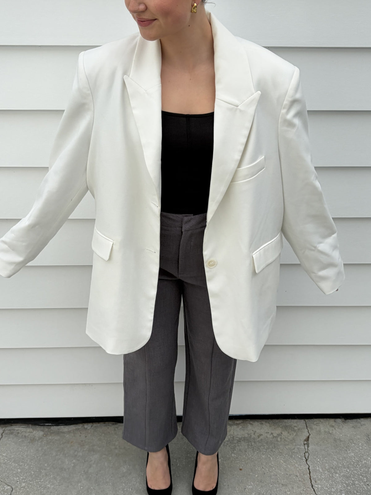 Pretty little thing Grey High-Waisted Trousers With Front Seam Detail - Image 3