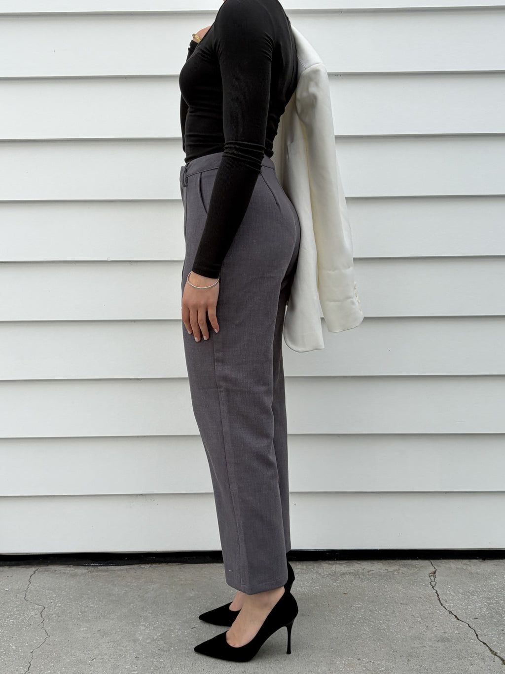 Pretty little thing Grey High-Waisted Trousers With Front Seam Detail - Image 5