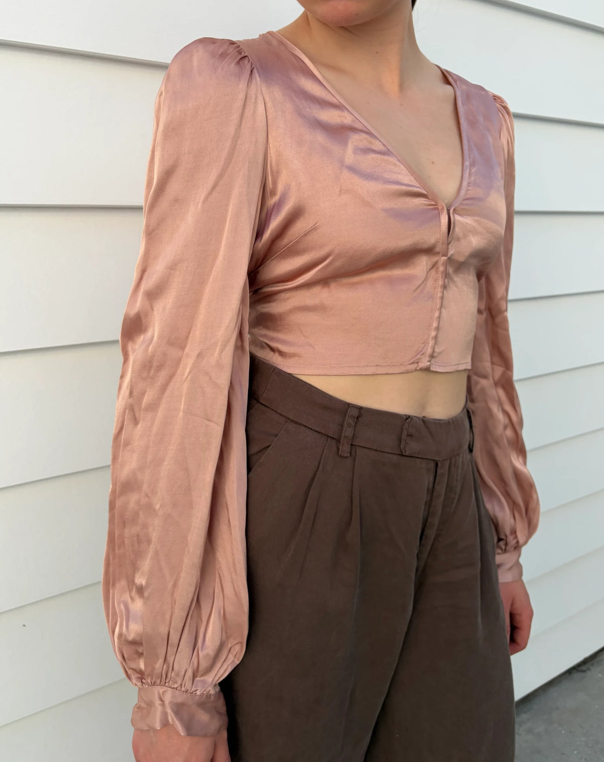 Alice McCall Satin V-Neck Long Sleeve Tie Back Crop Top - Image 4