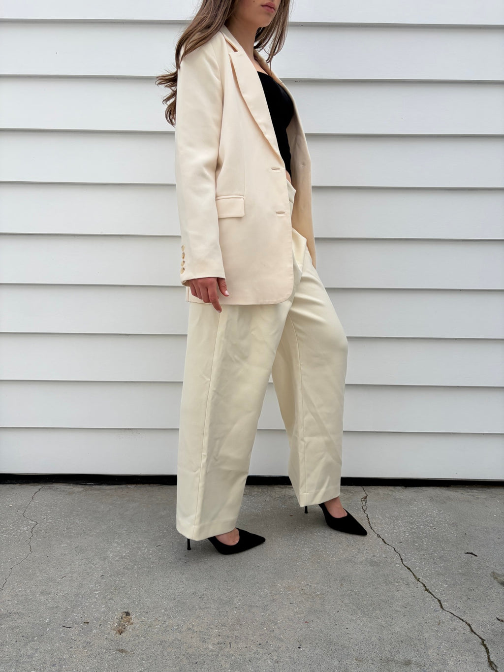 Dissh Cream Tailored Blazer and Trouser Suit Set - Image 3