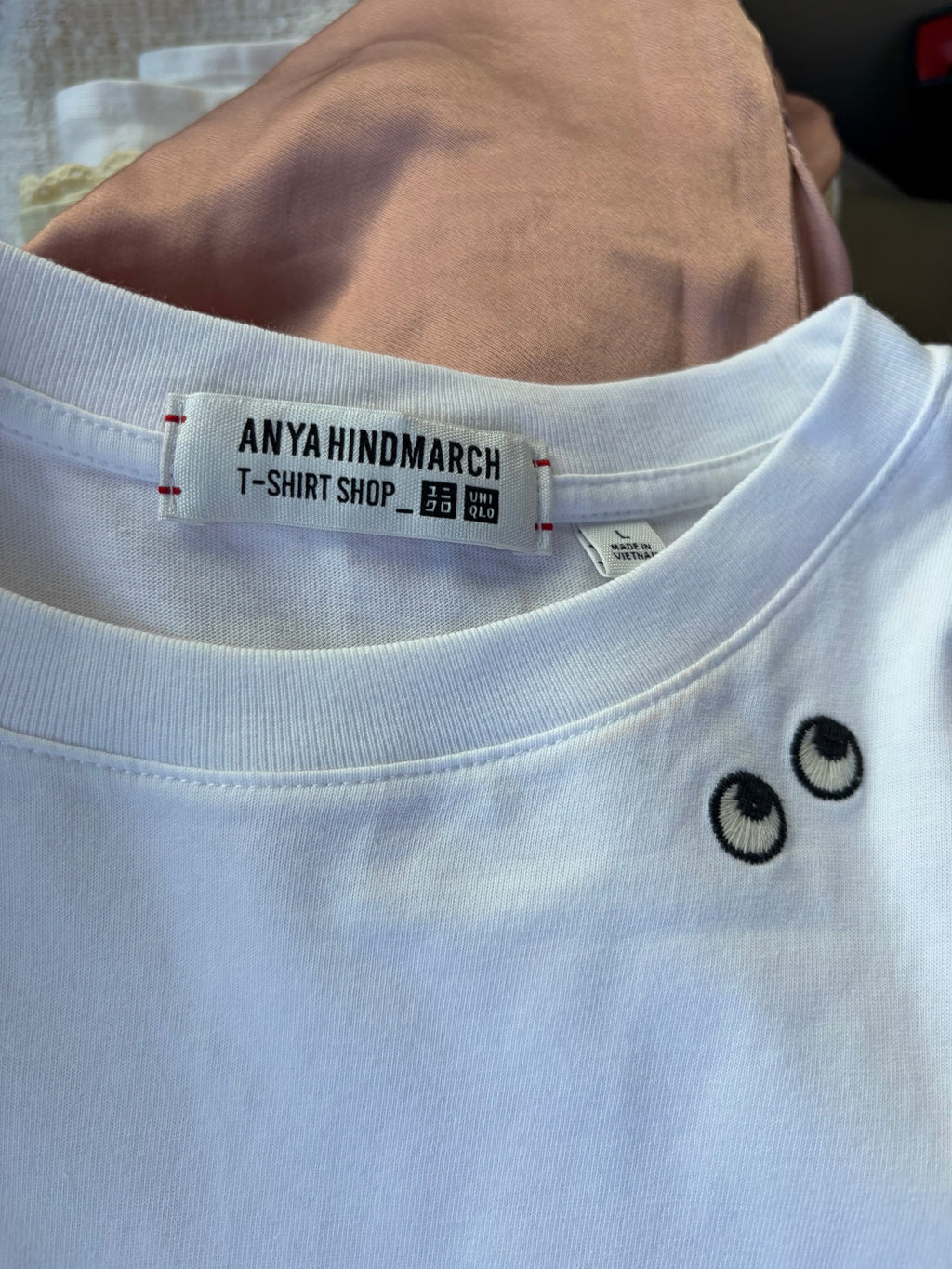 ANYA HINDMARCH X UNIQLO White Eye Logo T-Shirt - Image 4