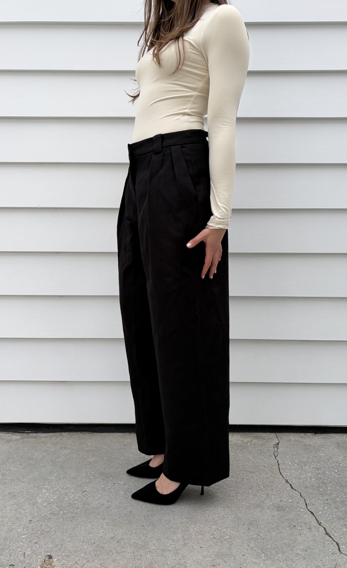 Bayse Black High-Waisted Pleated Wide-Leg Trousers - Image 3