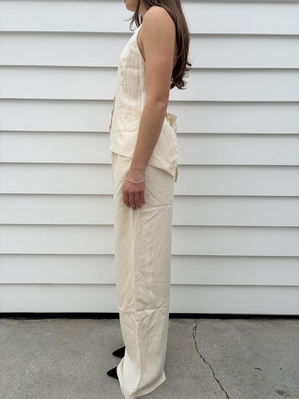 Dissh cream Halter Vest and Wide-Leg Trouser Set - Image 3